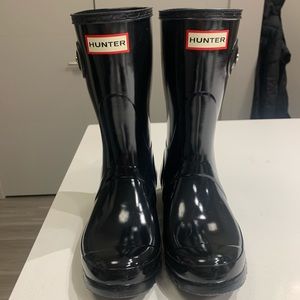 Brand New Hunter Black Glossy Rain Boots! Size 7.